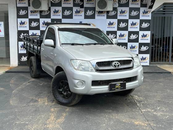TOYOTA HILUX 2.5 STD 4X2 CS 16V TURBO DIESEL 2P MANUAL TOYOTA HILUX 2.5 STD 4X2 CS 16V TURBO DIESEL 2P MANUAL